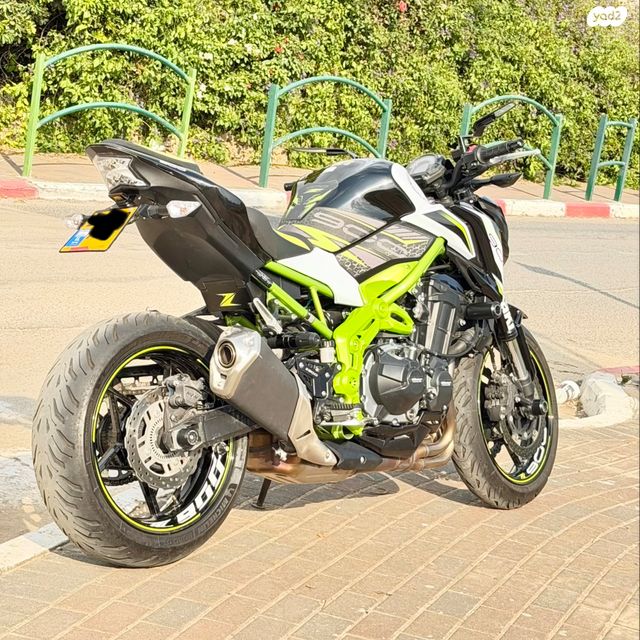 קאוואסאקי Z900
