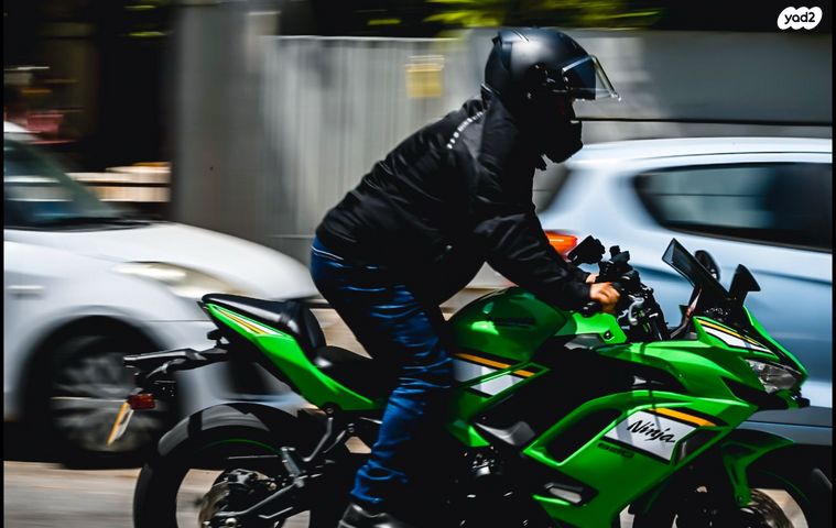 מודעת רכב קאוואסאקי נינג'ה 650