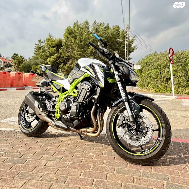 קאוואסאקי Z900