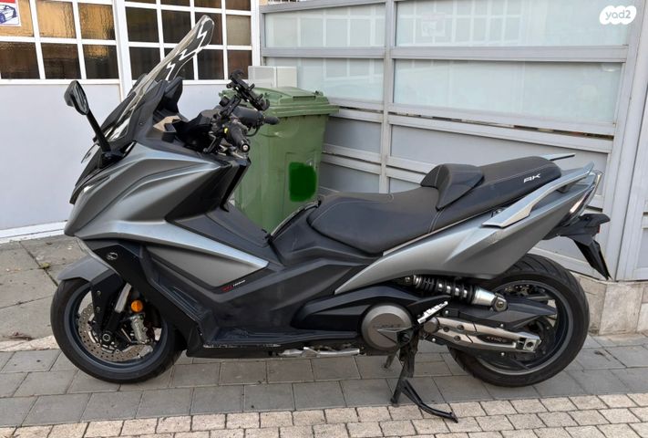 מודעת רכב קימקו AK 550