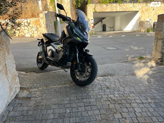 הונדה X-ADV750