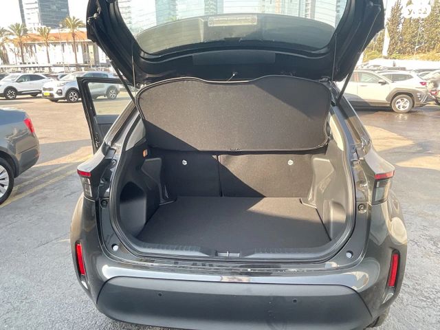 טויוטה יאריס קרוס