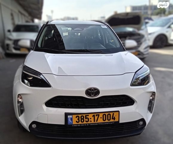 מודעת רכב טויוטה יאריס קרוס