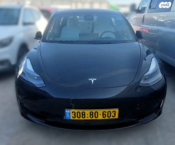 מודעת רכב טסלה מודל 3
