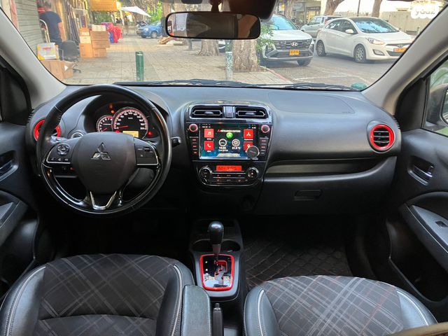 מיצובישי ספייס סטאר