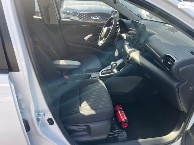 טויוטה יאריס