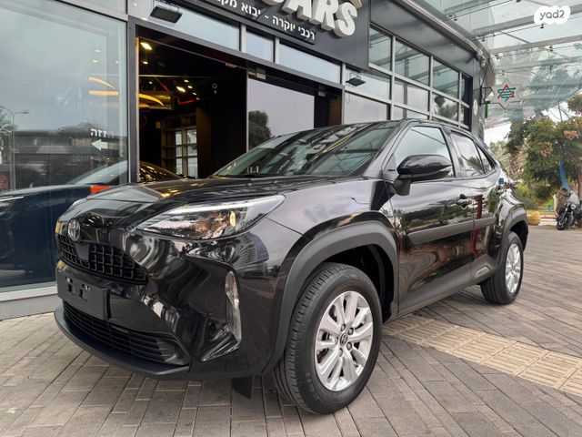 טויוטה יאריס קרוס