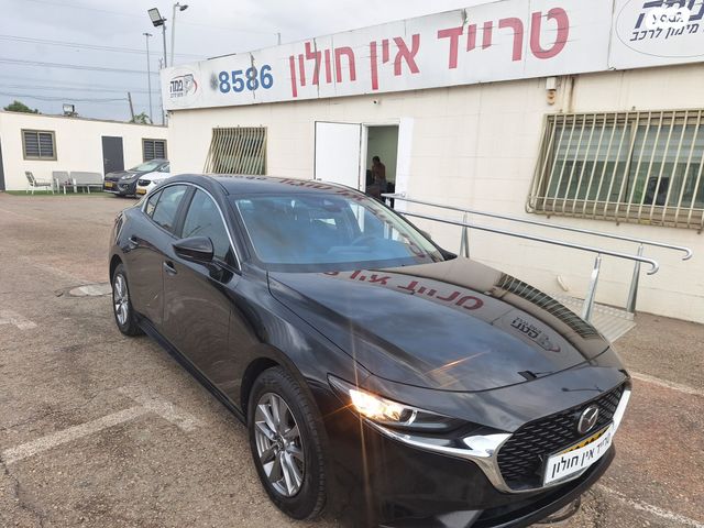 מודעת רכב מאזדה 3