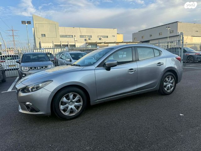 מודעת רכב מאזדה 3