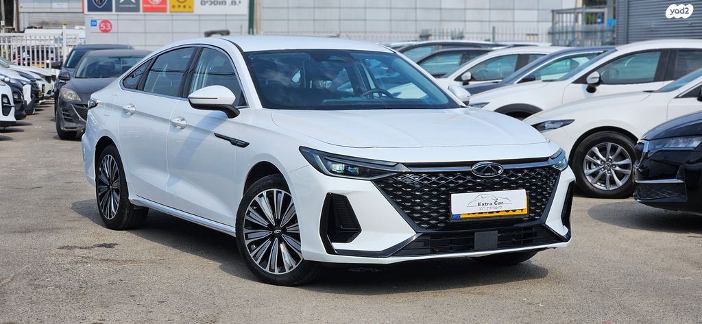 צ׳רי אריזו 8