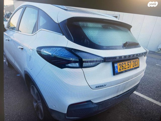 מודעת רכב ג׳ילי Geometry C