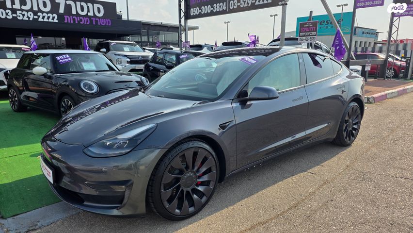 מודעת רכב טסלה מודל 3