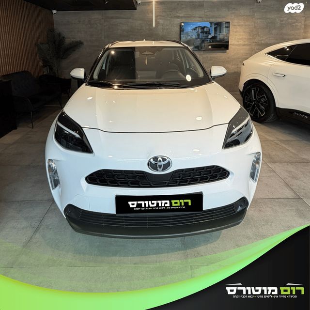 מודעת רכב טויוטה יאריס קרוס