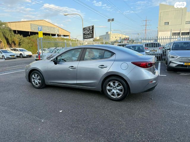 מאזדה 3