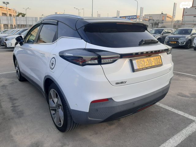 ג׳ילי Geometry C