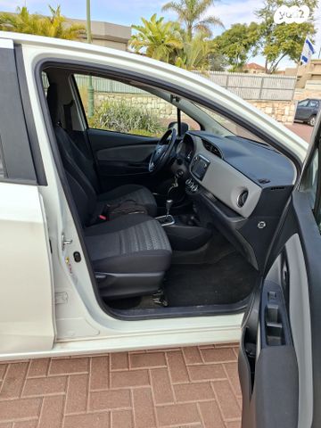 טויוטה יאריס