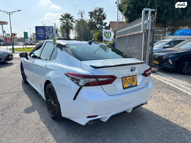 טויוטה קאמרי