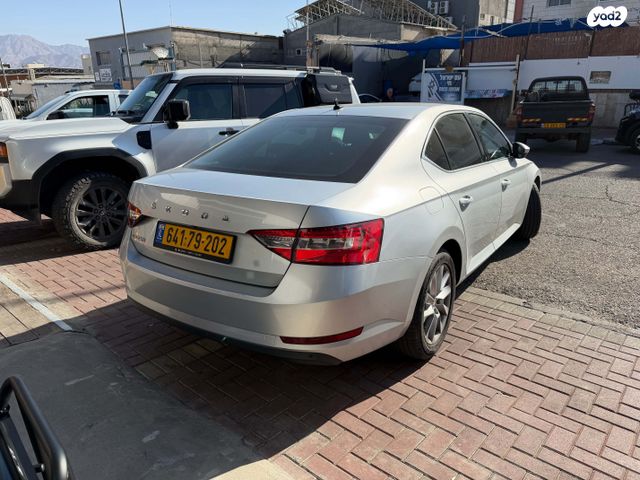 מודעת רכב סקודה סופרב
