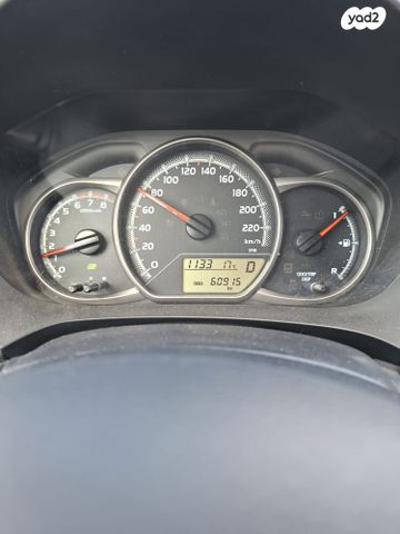 טויוטה יאריס