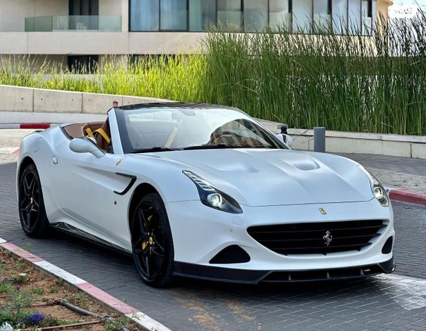 מודעת רכב פרארי קליפורניה