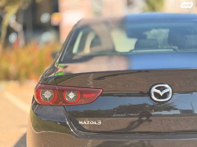 מאזדה 3