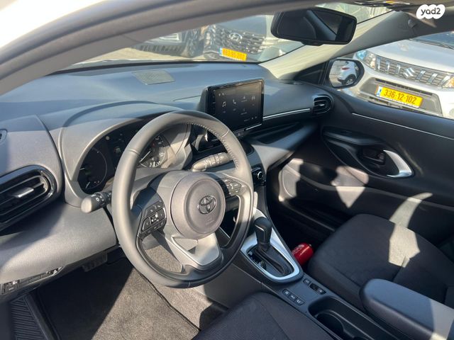 טויוטה יאריס