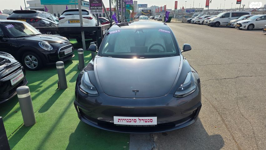 טסלה מודל 3