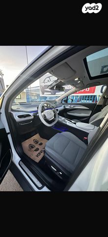 ג׳ילי Geometry C