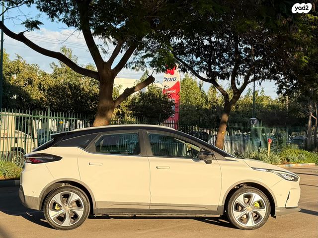 ג׳ילי Geometry C