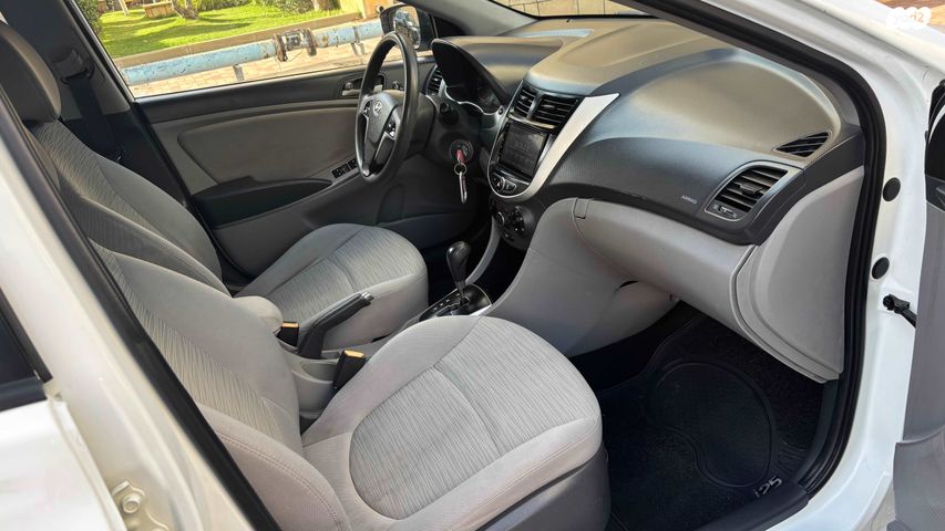 יונדאי אקסנט i25