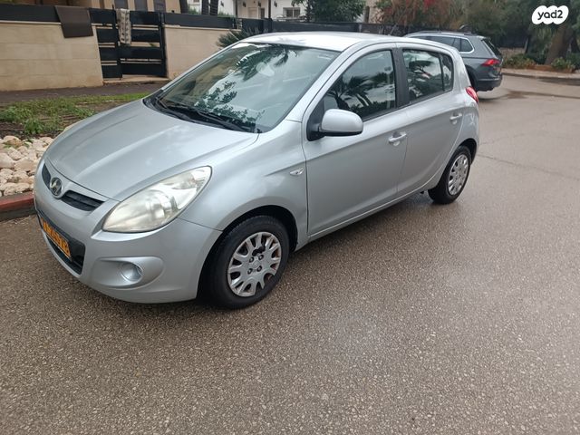 מודעת רכב יונדאי i20