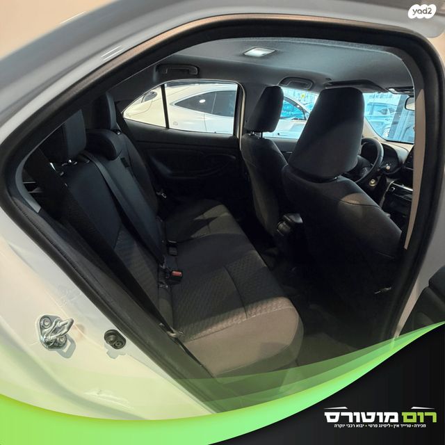 טויוטה יאריס קרוס