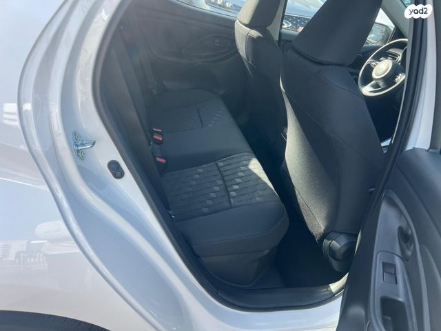 טויוטה יאריס