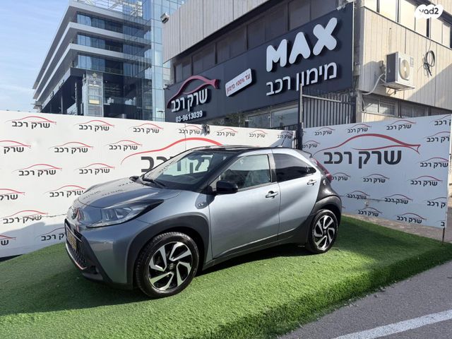 טויוטה אייגו X