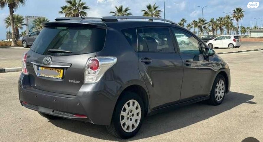 מודעת רכב טויוטה ורסו