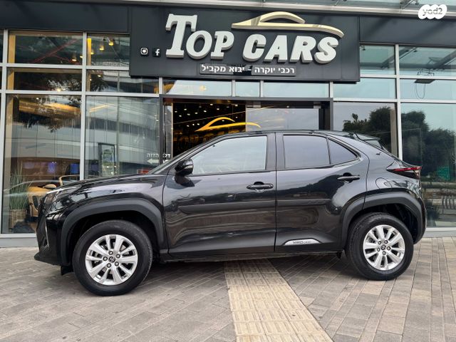 טויוטה יאריס קרוס