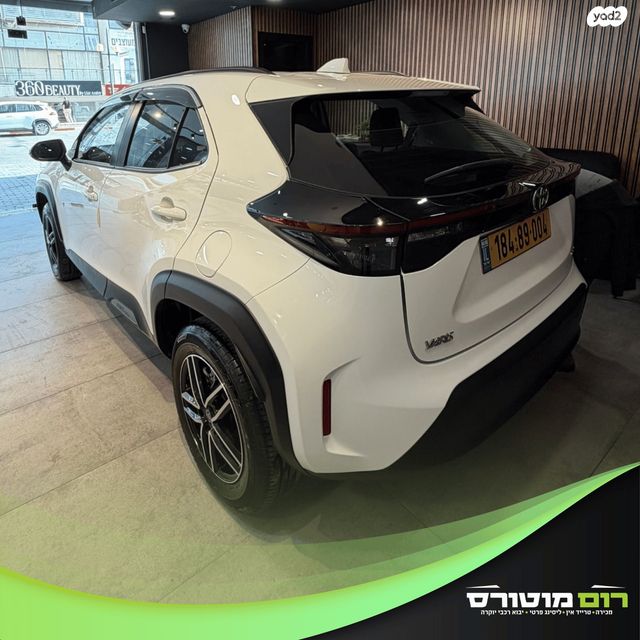 טויוטה יאריס קרוס