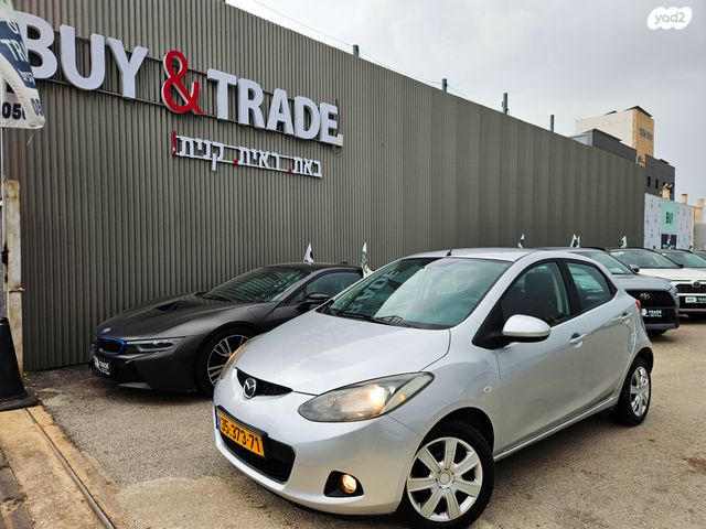 מודעת רכב מאזדה 2