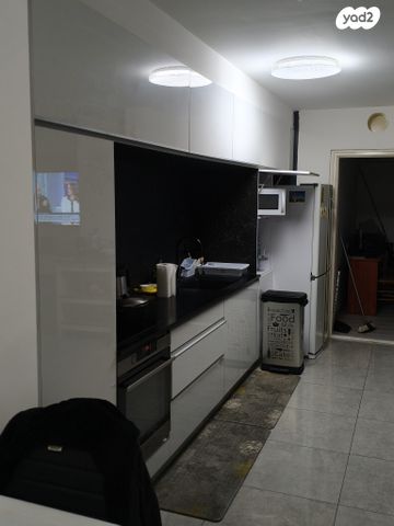 קרן היסוד 40