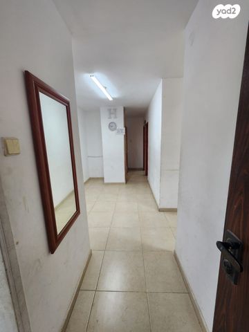 דירה, רחבת הר הצופים 1, גליקסון, קרית גת