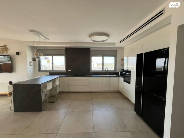 גג/ פנטהאוז, אפרים שריר 31, גבעת אוסישקין, נהריה