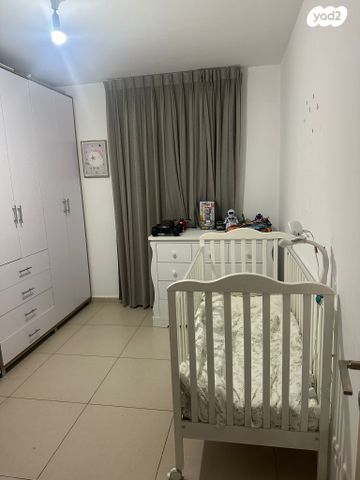 דירה, עולי הגרדום 10, שבעת המינים, דימונה