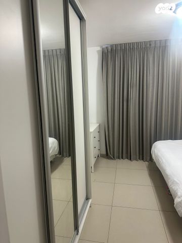 דירה, עולי הגרדום 10, שבעת המינים, דימונה