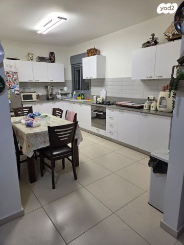 דירה, הלל יפה 22, מרכז העיר, חדרה