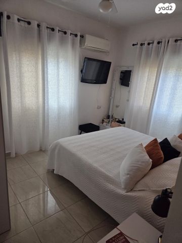 דופלקס, א.ד. גורדון 15, מוצקין הותיקה, קרית מוצקין