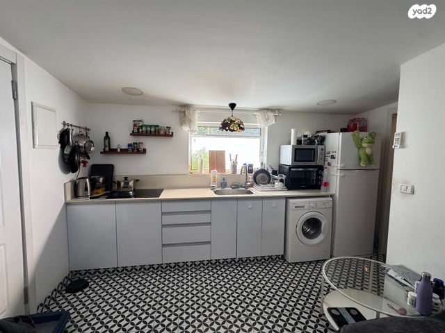 דירת גן, ציונה תג'ר 3, צהלון, שיכוני חסכון, תל אביב יפו