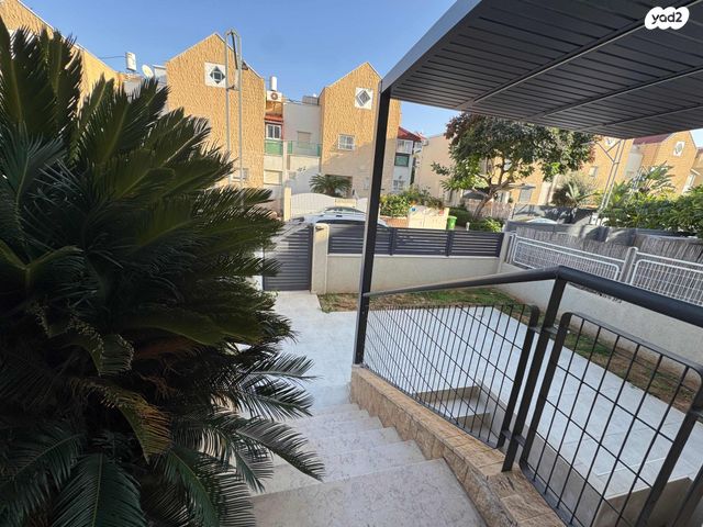 בית פרטי/ קוטג', שדה ורבורג 4, קרית גנים, ראשון לציון