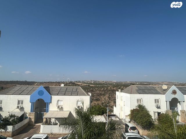 דירה, הזית 80, אורנית, אורנית