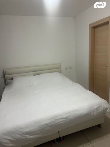 דירה, עולי הגרדום 10, שבעת המינים, דימונה