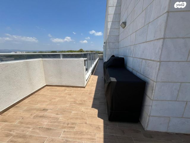 גג/ פנטהאוז, אפרים שריר 31, גבעת אוסישקין, נהריה